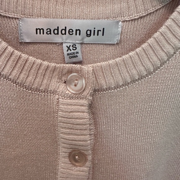 Women’s Madden Girl Tan Cropped Cardigan Shell/Vest, Button Down, size XS - Picture 6 of 8